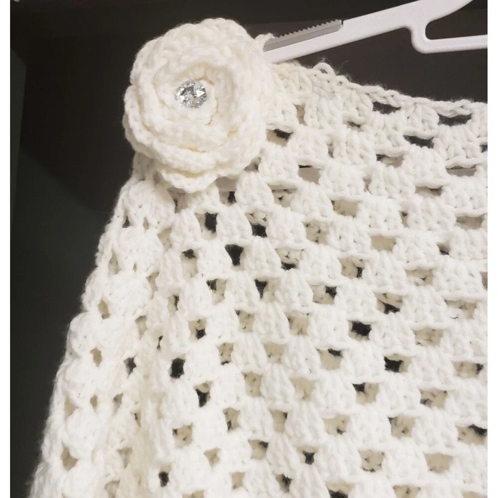 Hand Crochet Cottagecore Cape Cream Rose Flower One Size Fits All NWOT